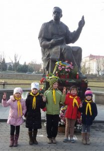 Біля пам'ятника о. Августину Волошину, Ужгород, 15 березня 2017